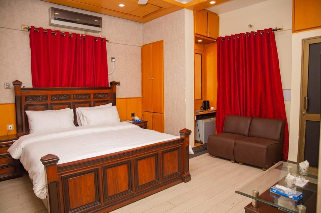 Elet Business Hotel Karachi Buitenkant foto