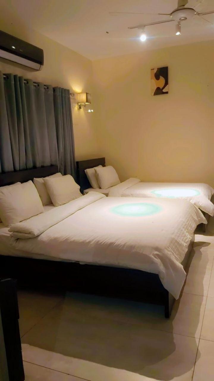 Elet Business Hotel Karachi Buitenkant foto