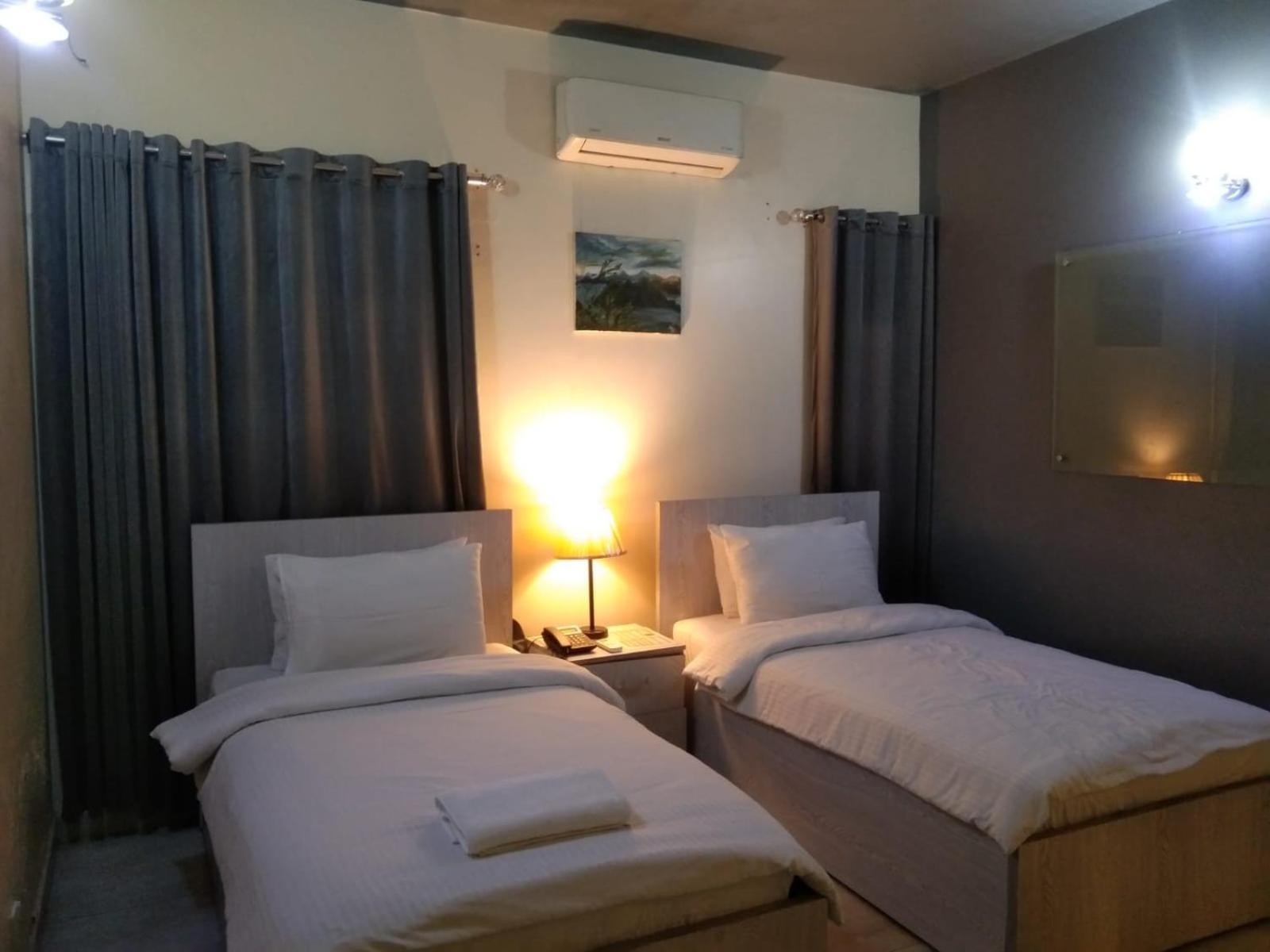 Elet Business Hotel Karachi Buitenkant foto